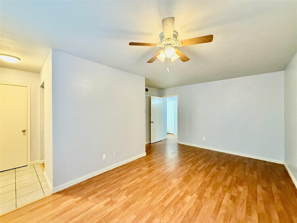 4314 Travis Street - Photo 3
