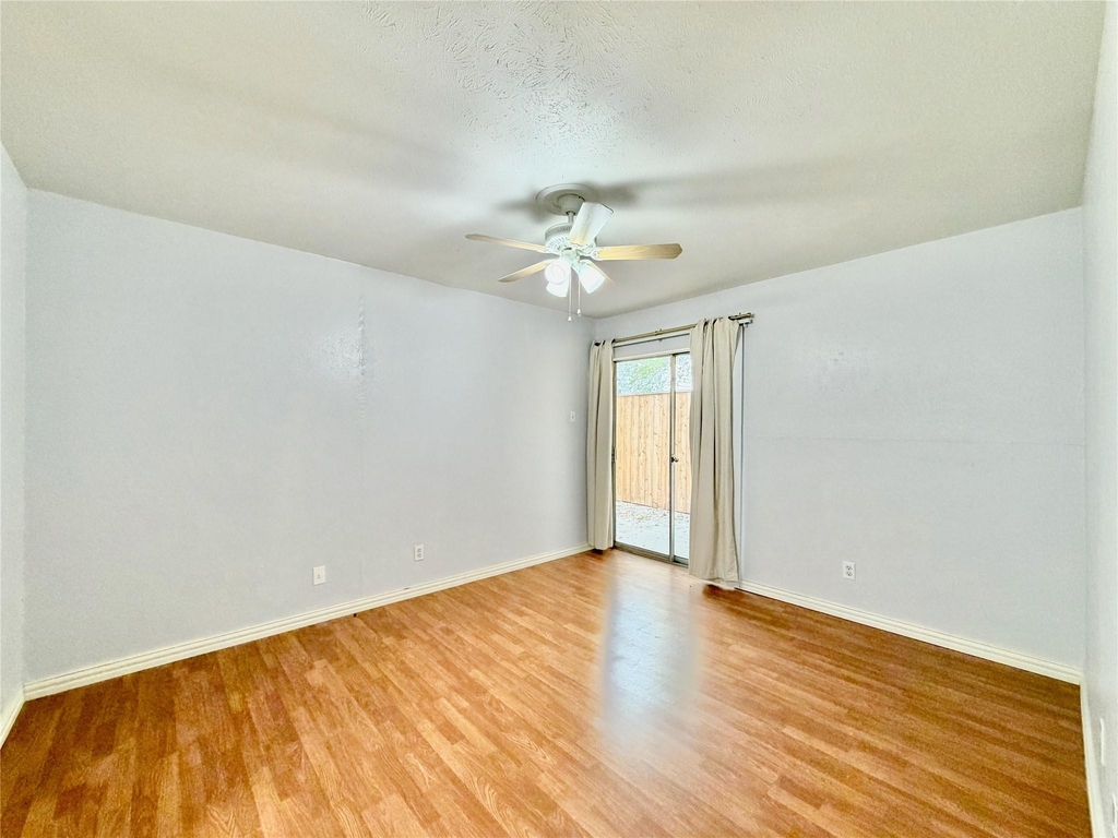 4314 Travis Street - Photo 9
