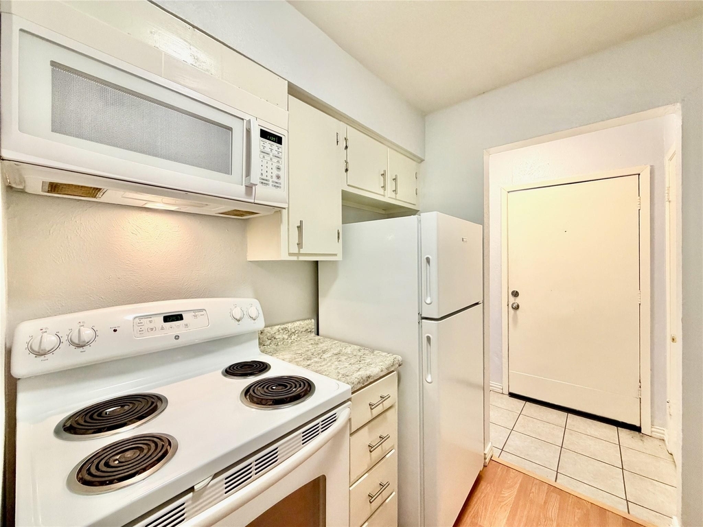 4314 Travis Street - Photo 7