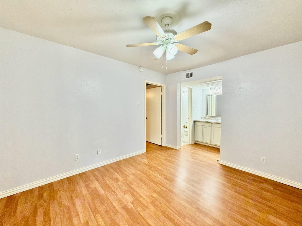4314 Travis Street - Photo 11