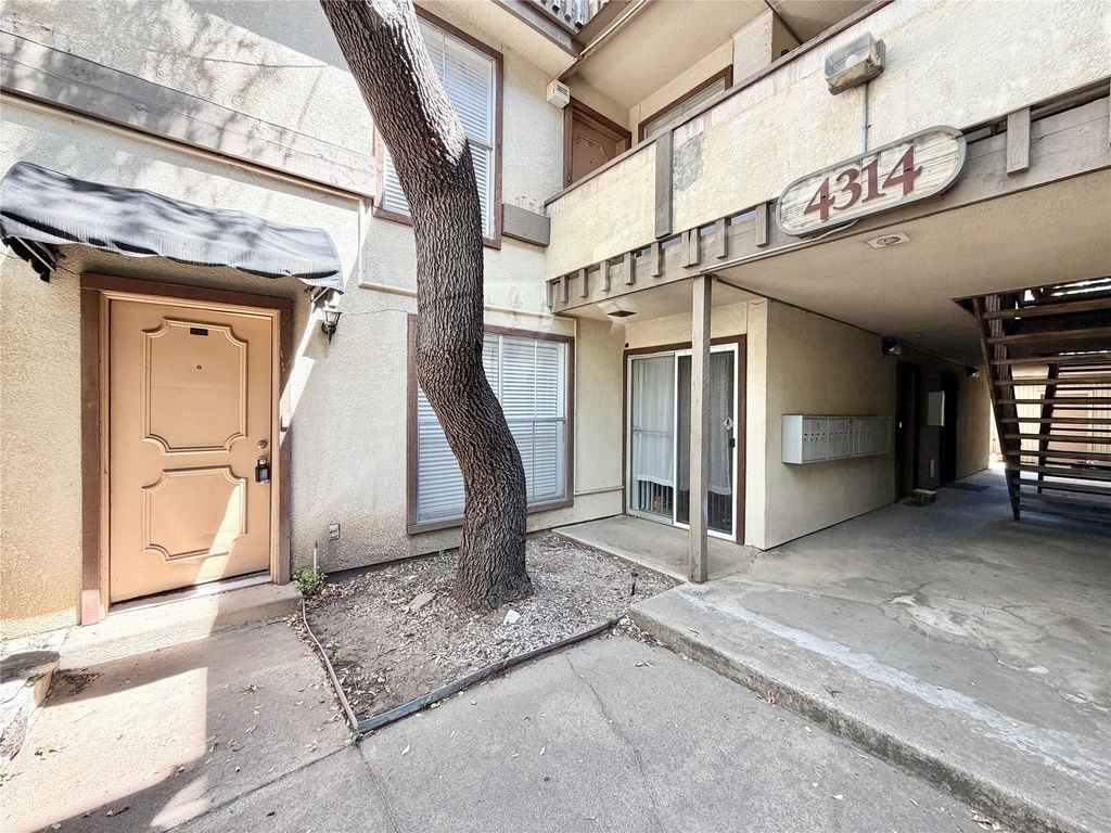 4314 Travis Street - Photo 0