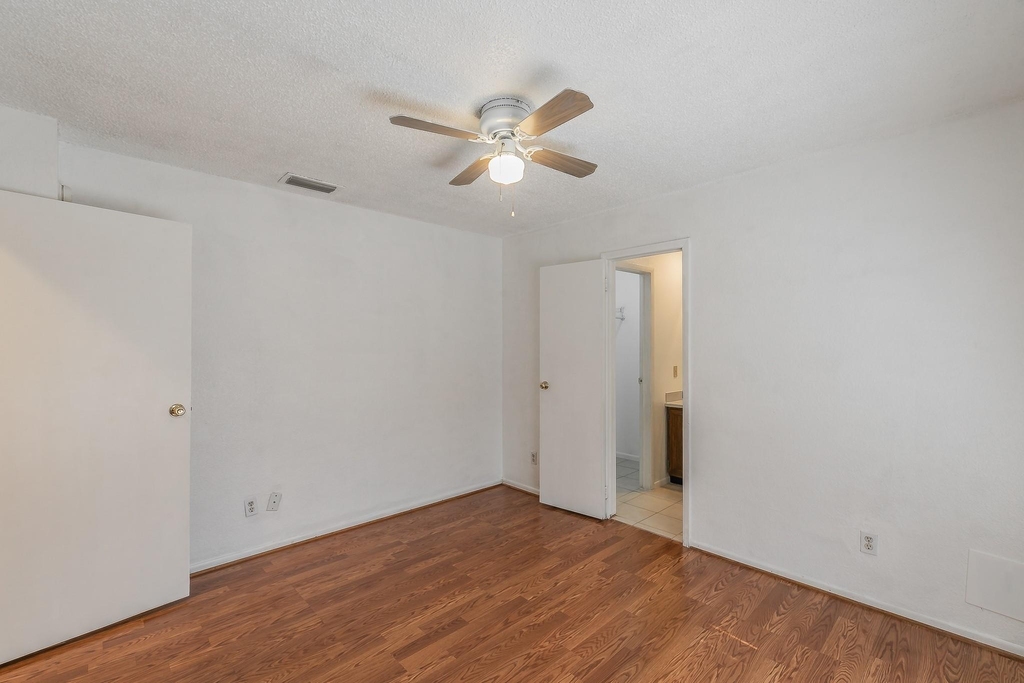 611 Lost Springs Court - Photo 23