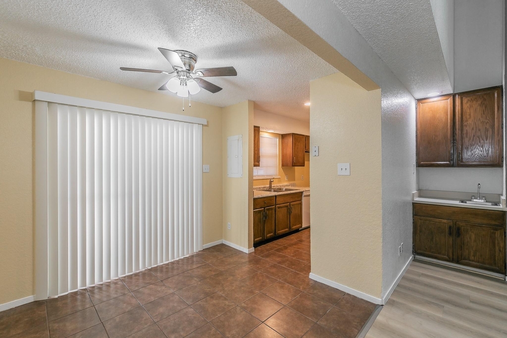 611 Lost Springs Court - Photo 13