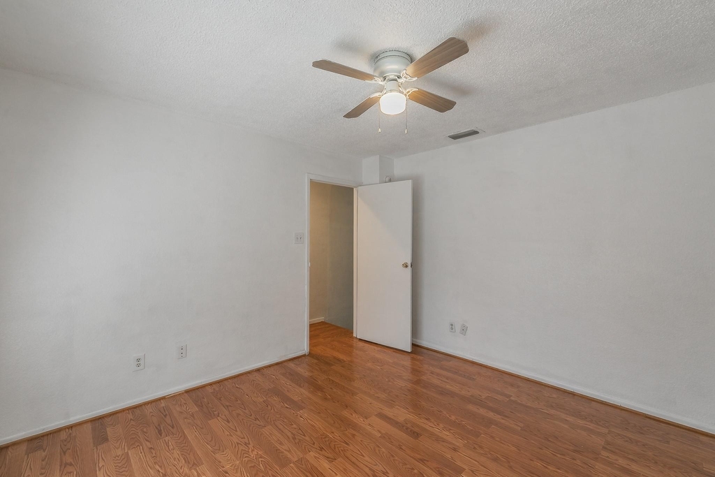 611 Lost Springs Court - Photo 22