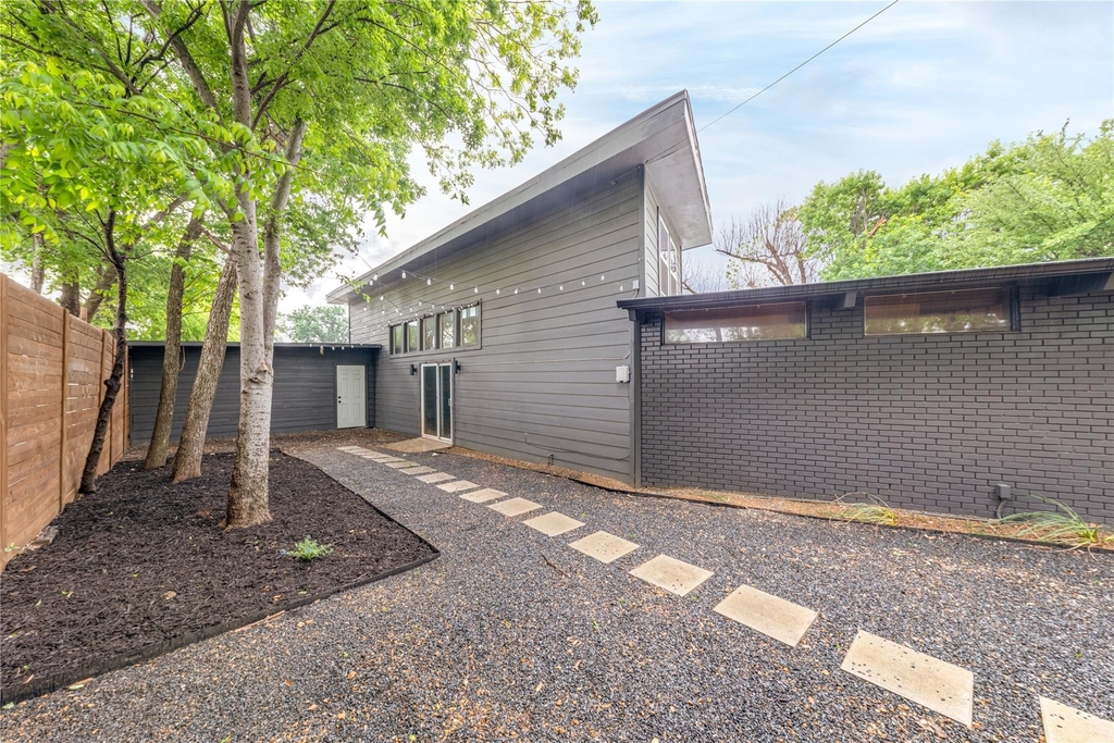 3611 Marsh Lane Place - Photo 11