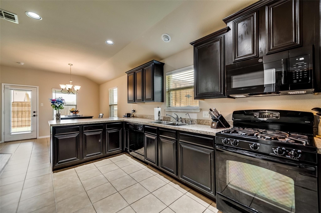 1512 Syracuse Drive - Photo 8