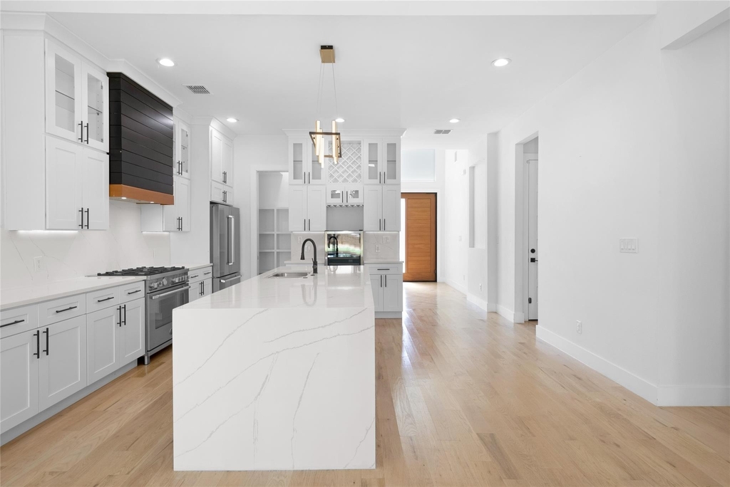4811 W University Boulevard - Photo 7