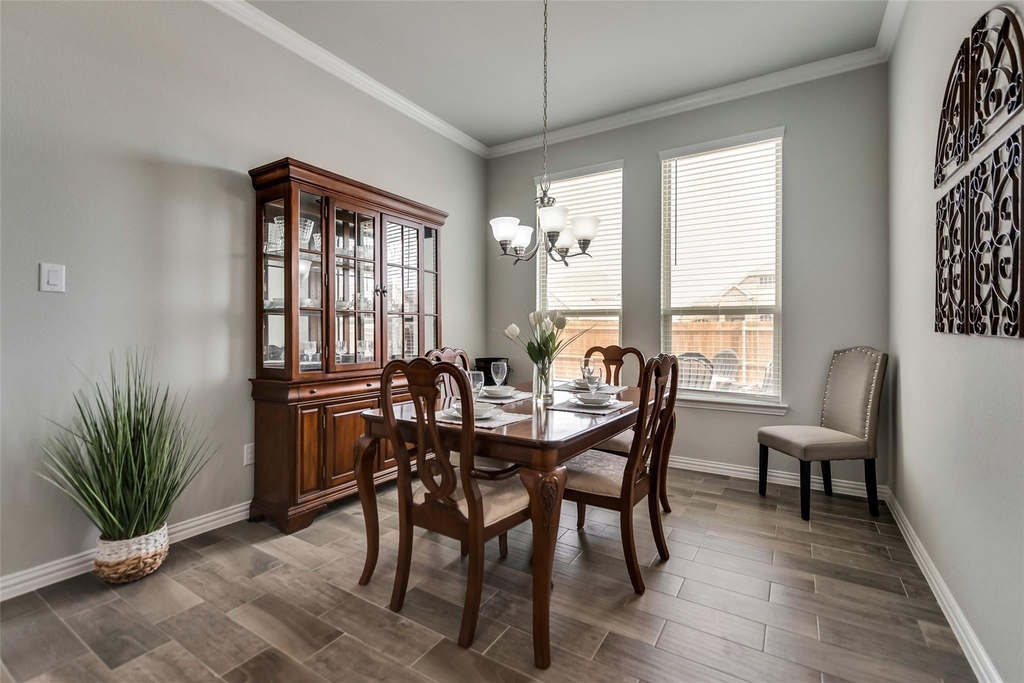 639 Devonshire Drive - Photo 10