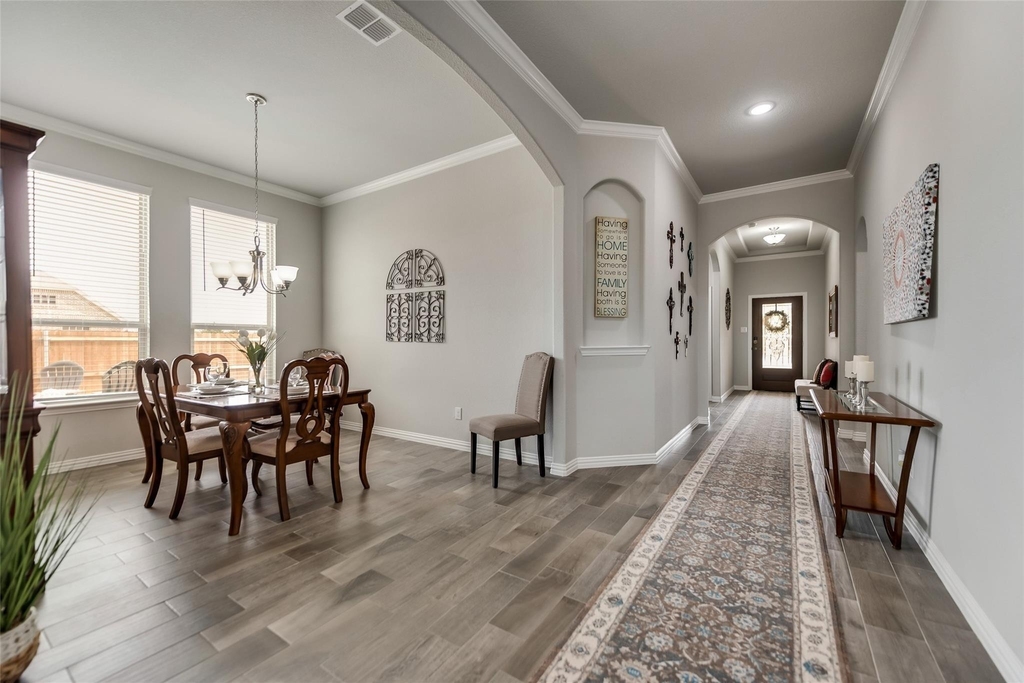639 Devonshire Drive - Photo 3