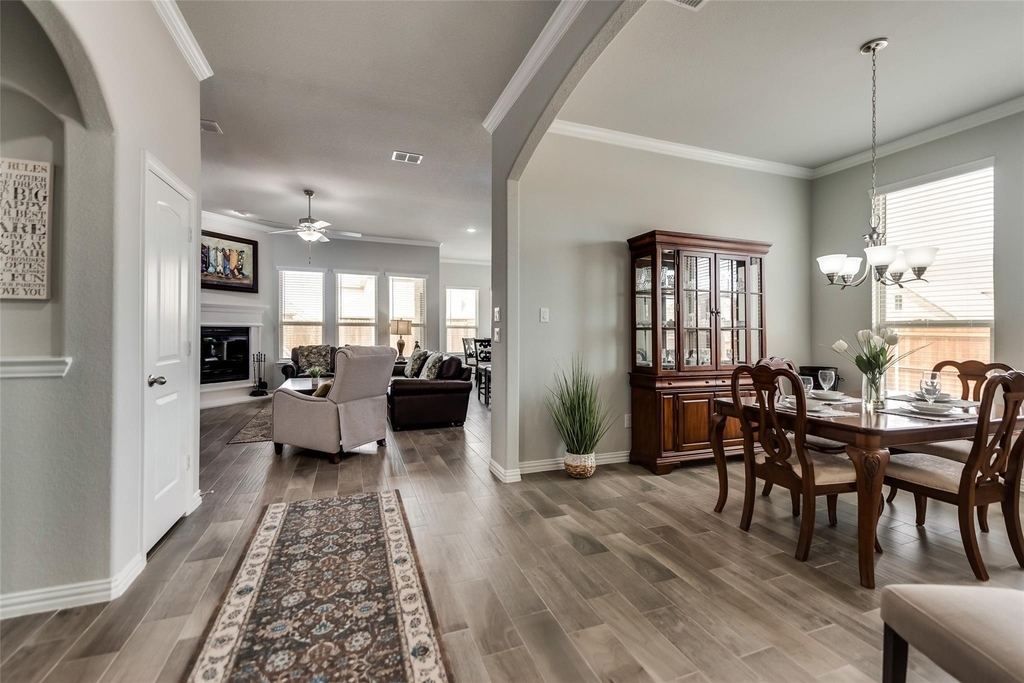 639 Devonshire Drive - Photo 2