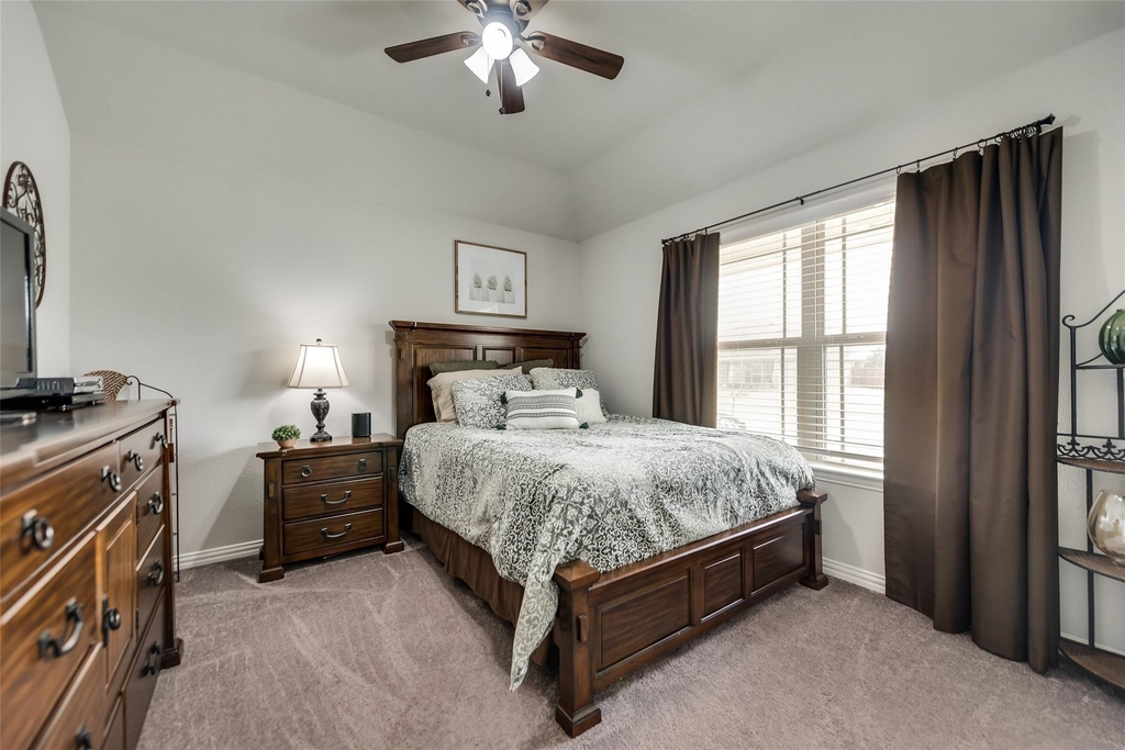 639 Devonshire Drive - Photo 16