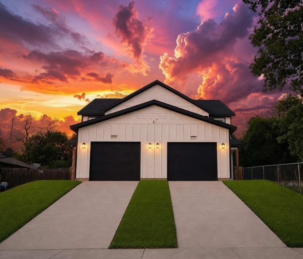 2211 Brookes Street - Photo 0