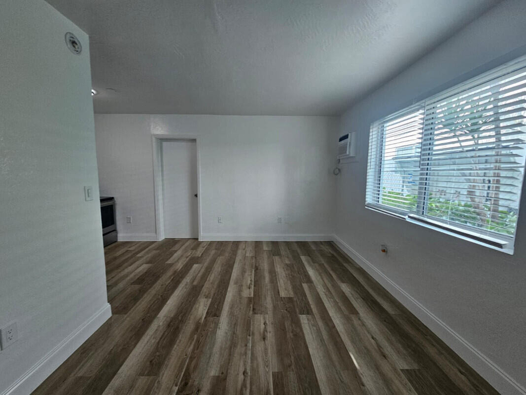 7720 Abbott Avenue - Photo 2