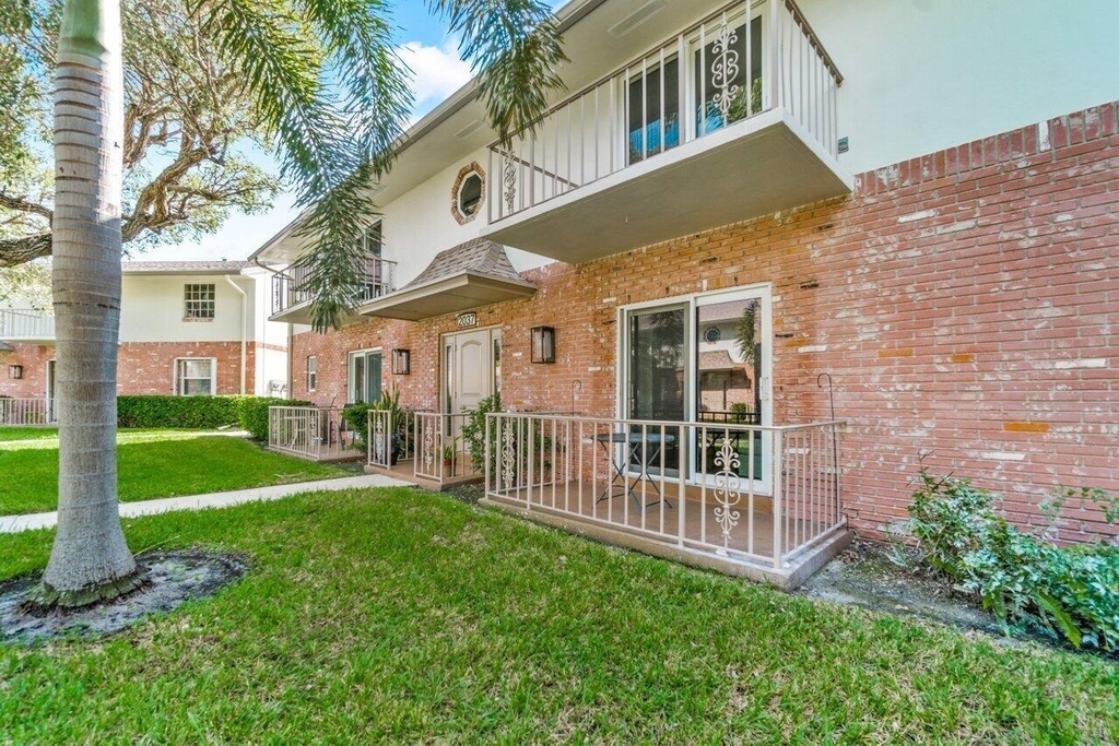 2037 S Seacrest Boulevard - Photo 3