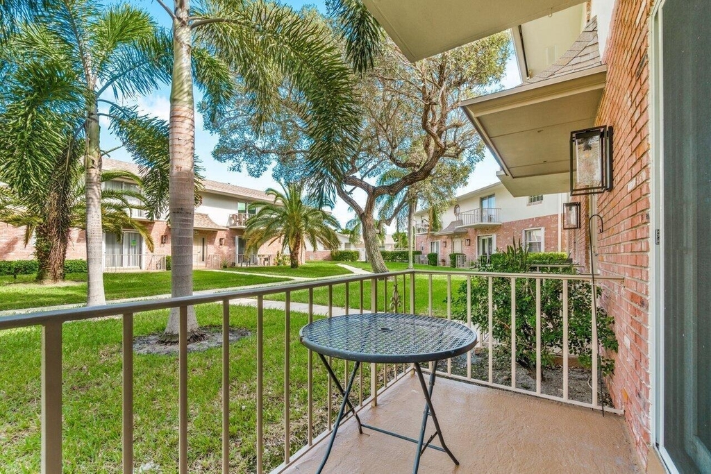 2037 S Seacrest Boulevard - Photo 2