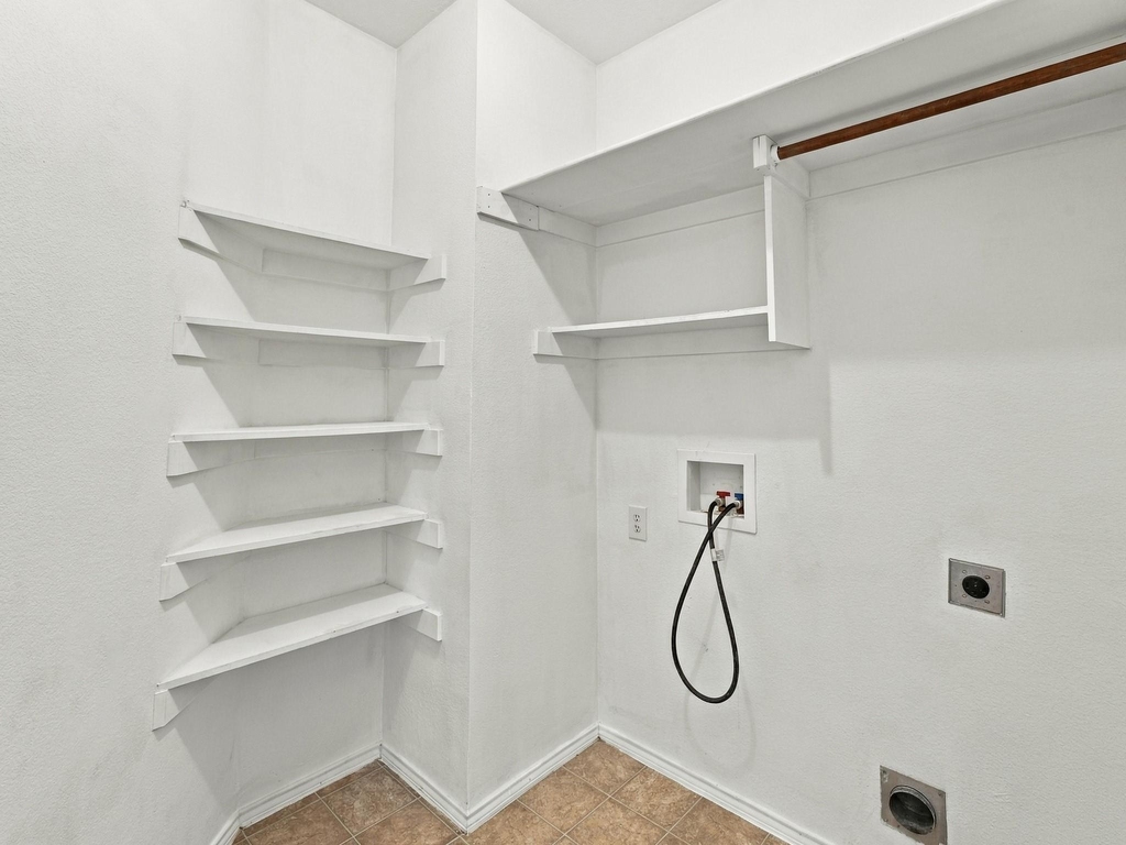 5820 Show Master Lane - Photo 30