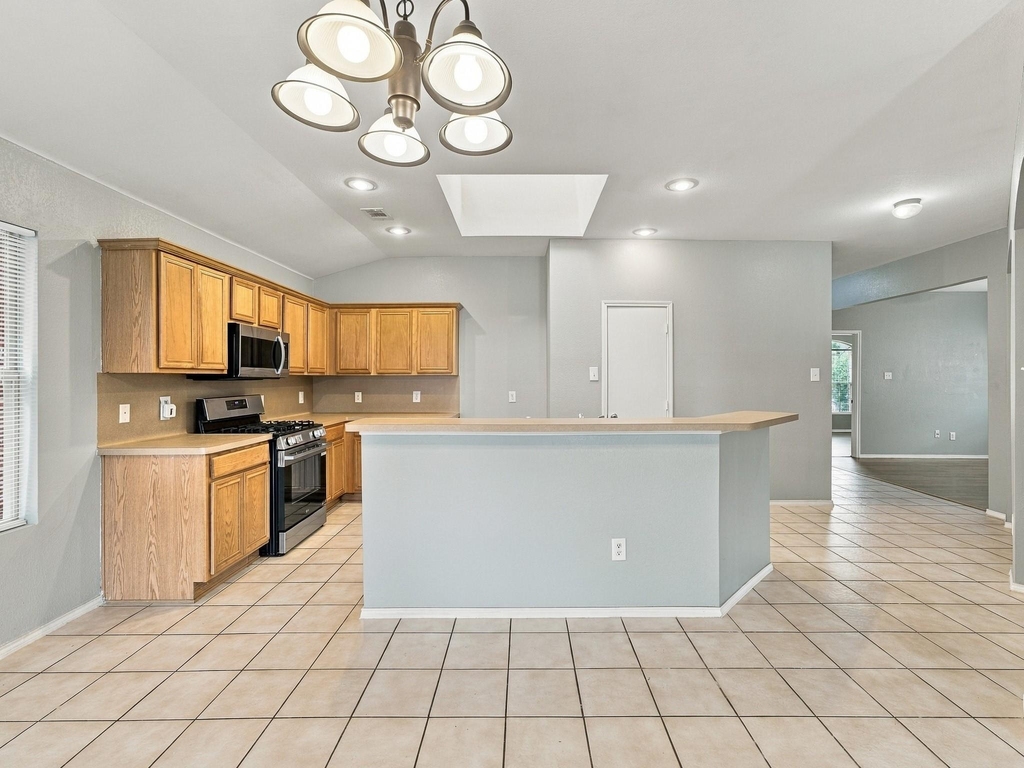 5820 Show Master Lane - Photo 15