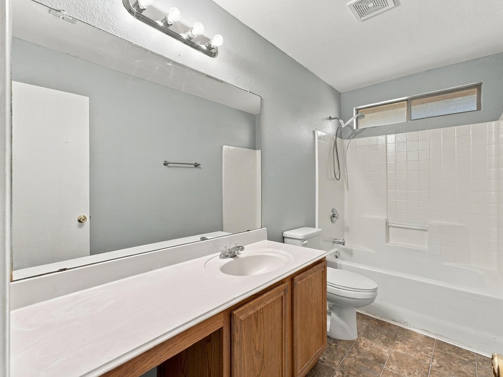 5820 Show Master Lane - Photo 7