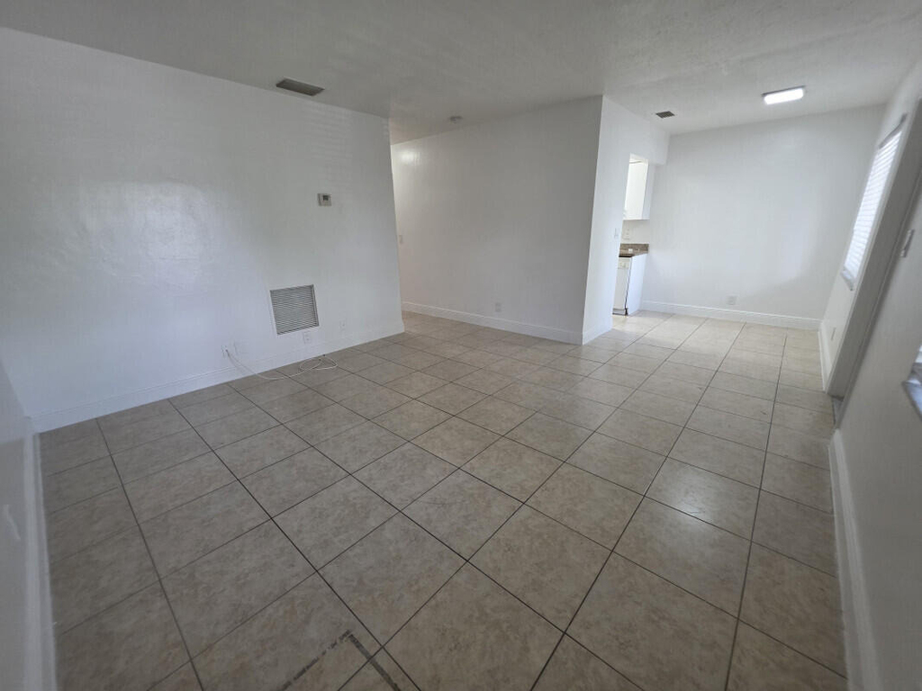 75 Sw 10th Street - Photo 5