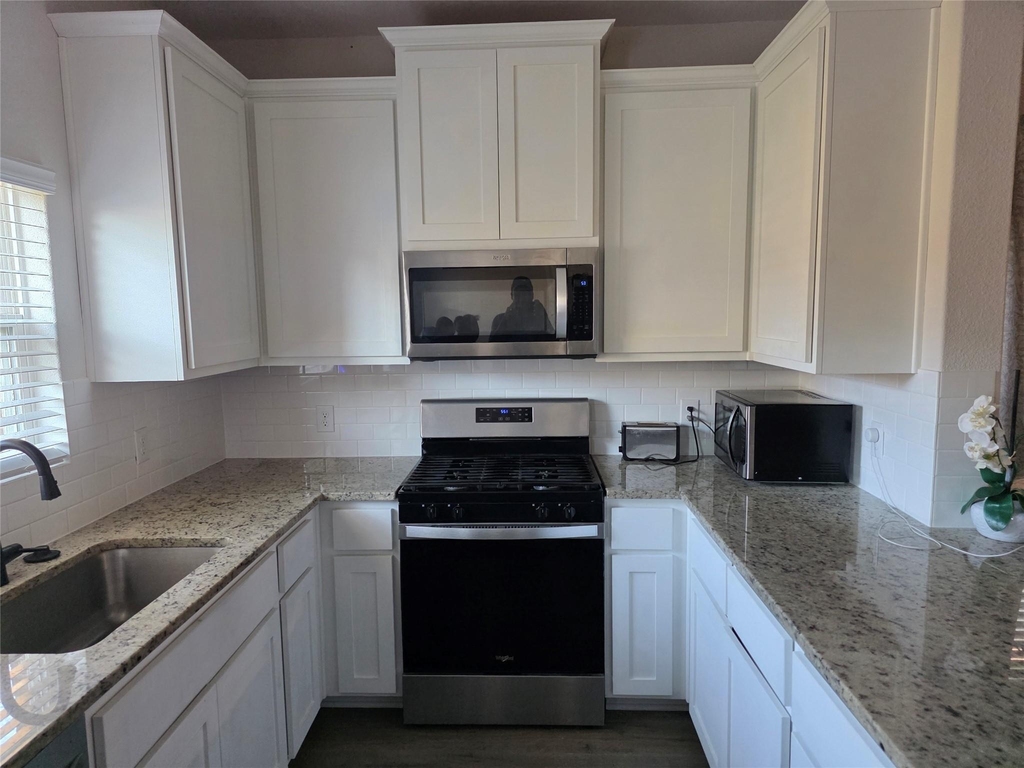 1004 Princeton Heights - Photo 5