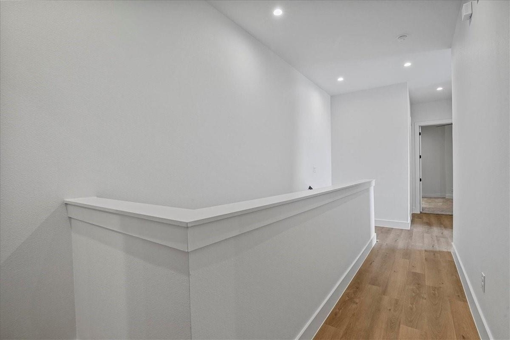 2413 Crossman Avenue - Photo 18