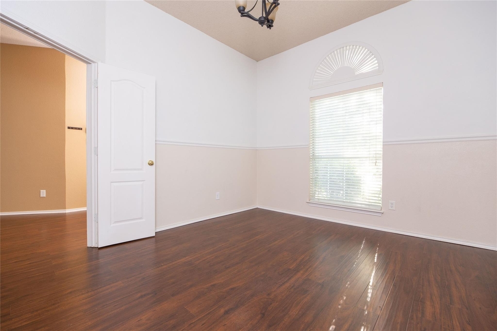 1207 Brook Drive - Photo 10