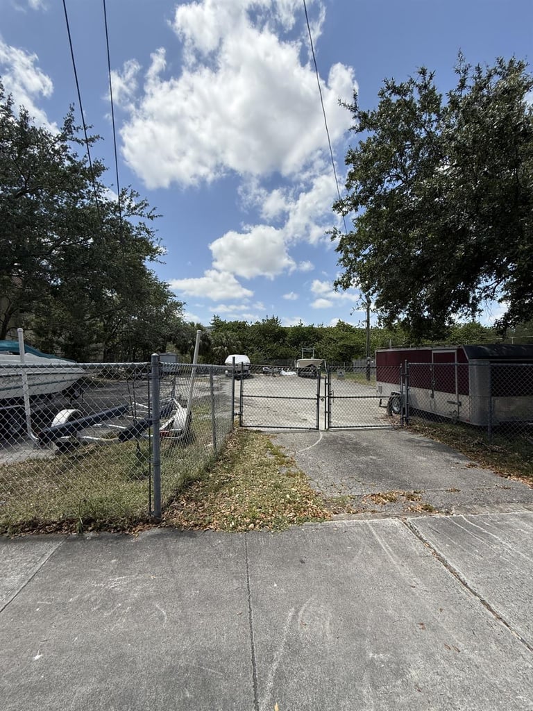 2741 E Taft Street - Photo 6