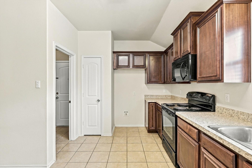 2515 Wynngate Drive - Photo 13