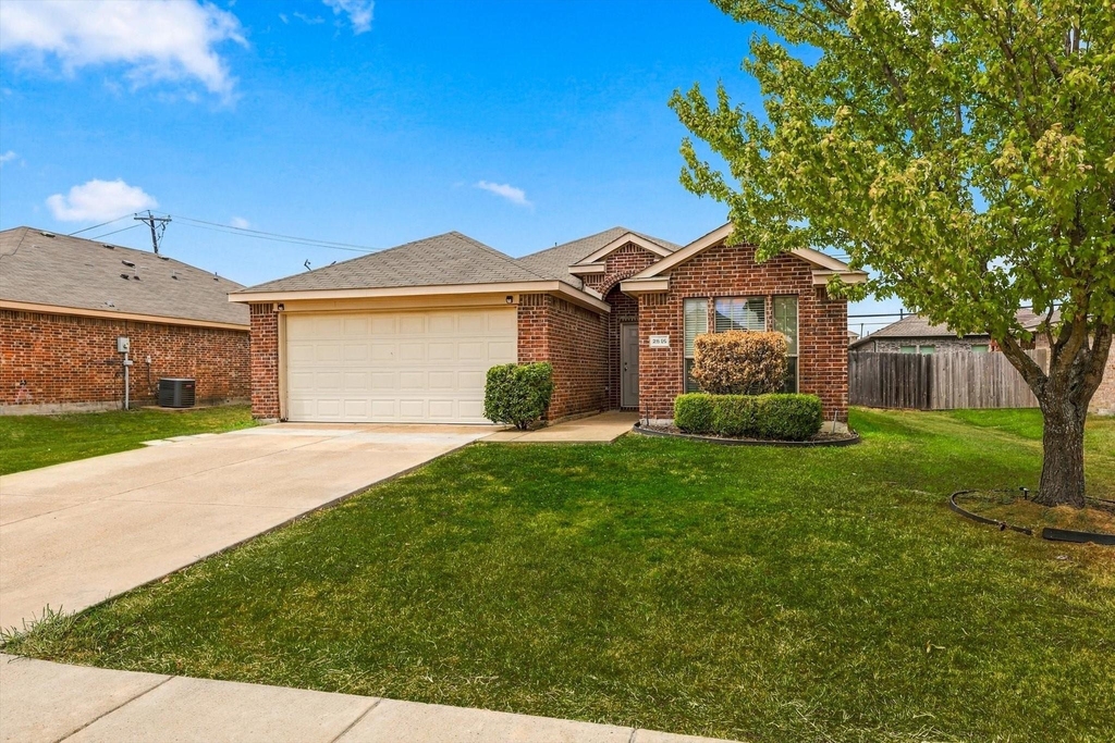 2515 Wynngate Drive - Photo 1