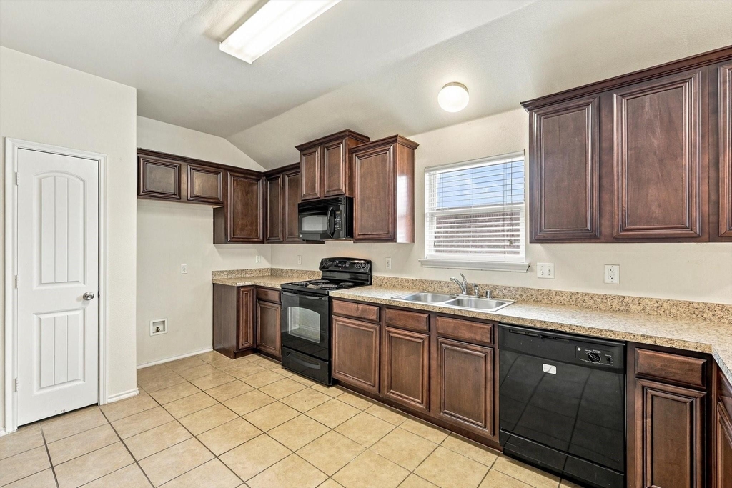 2515 Wynngate Drive - Photo 11