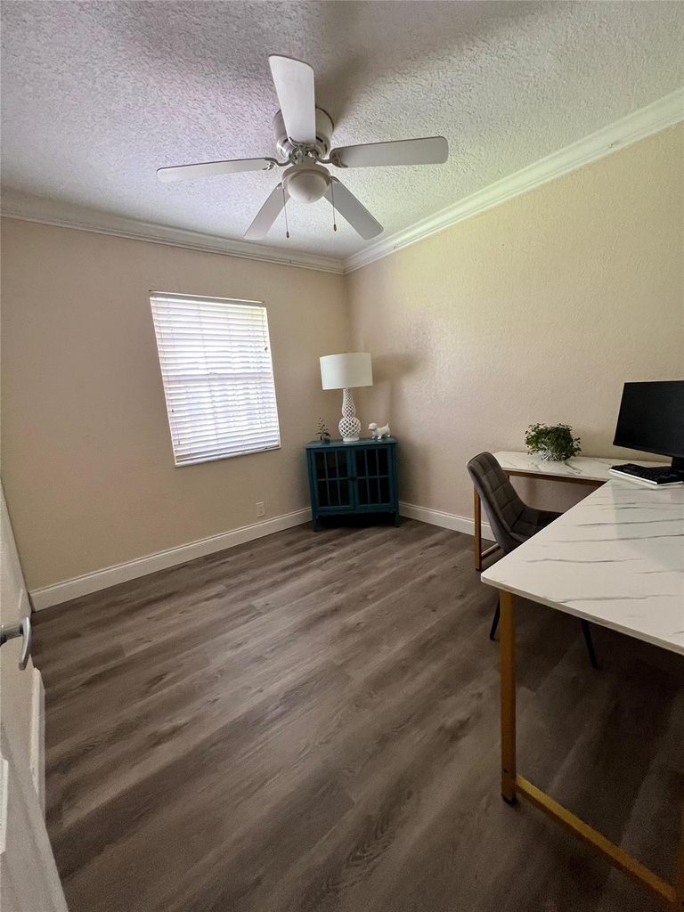 9135 Saddlecreek Drive - Photo 10