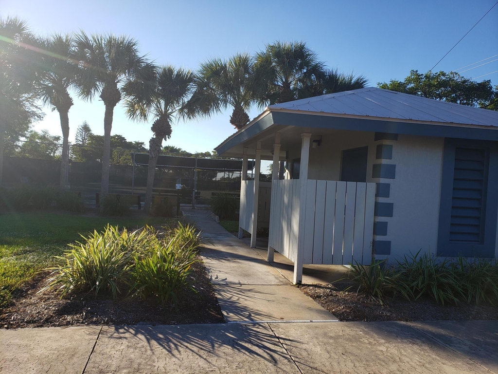 904 Flanders Drive S - Photo 29