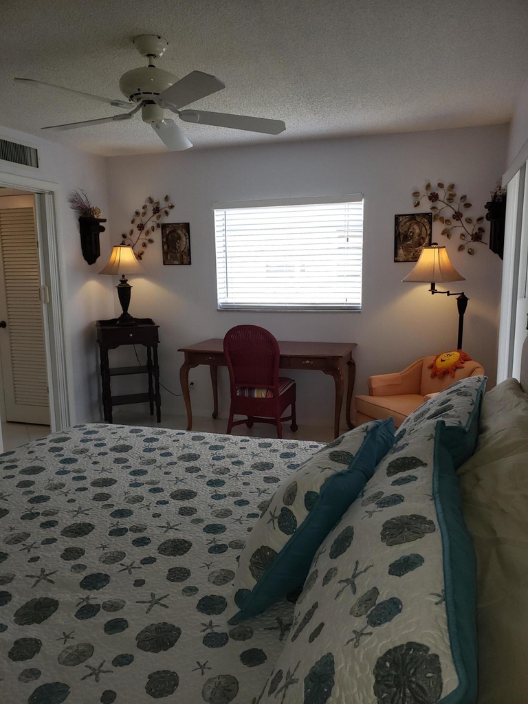 904 Flanders Drive S - Photo 3