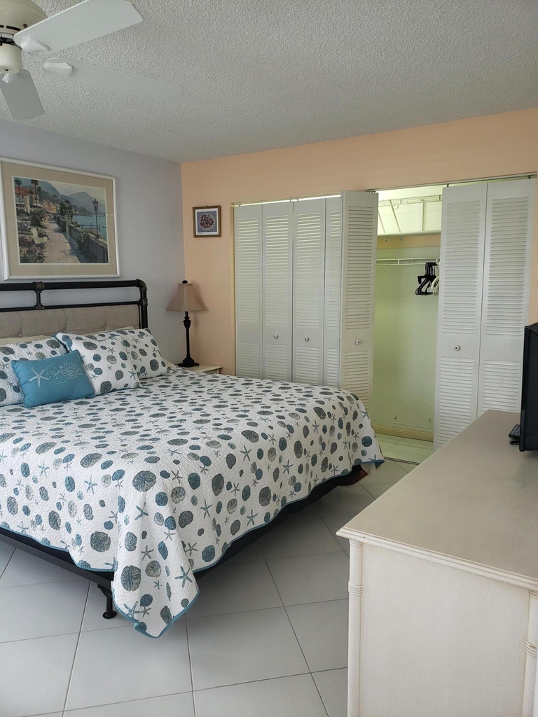 904 Flanders Drive S - Photo 1