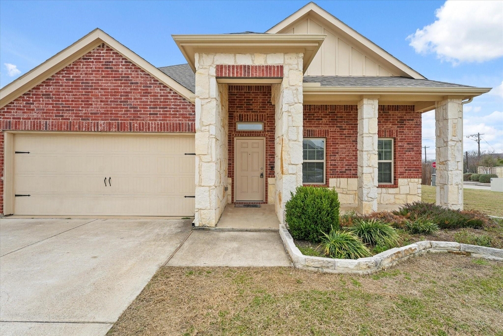 516 Clearlake Drive - Photo 1