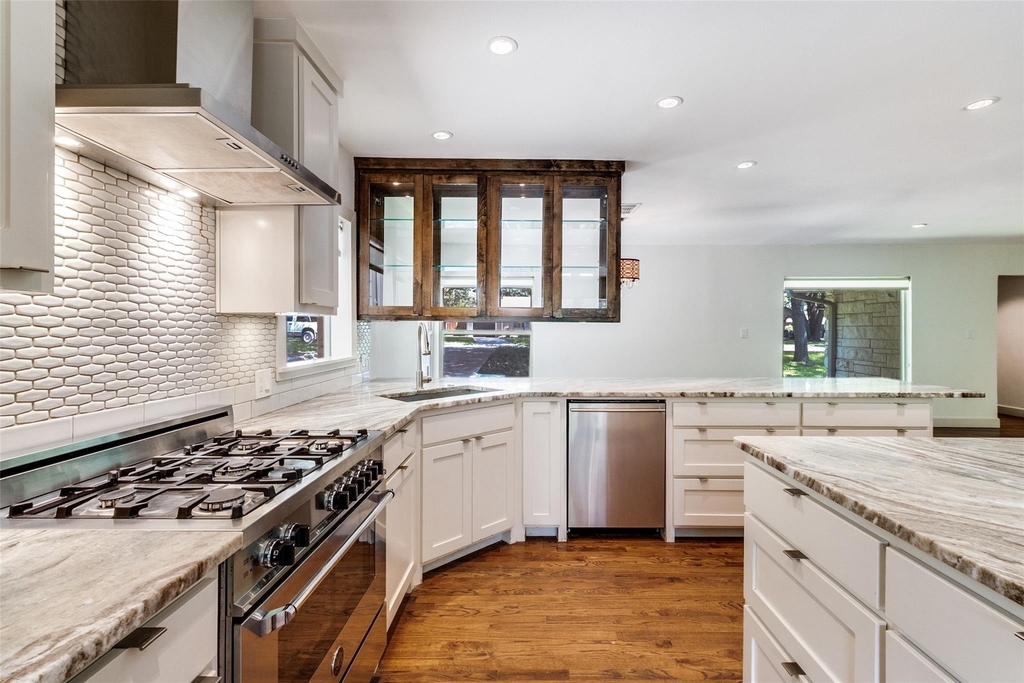 519 Northlake Drive - Photo 9