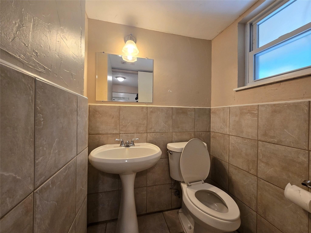 2223 Viewtop Lane - Photo 5