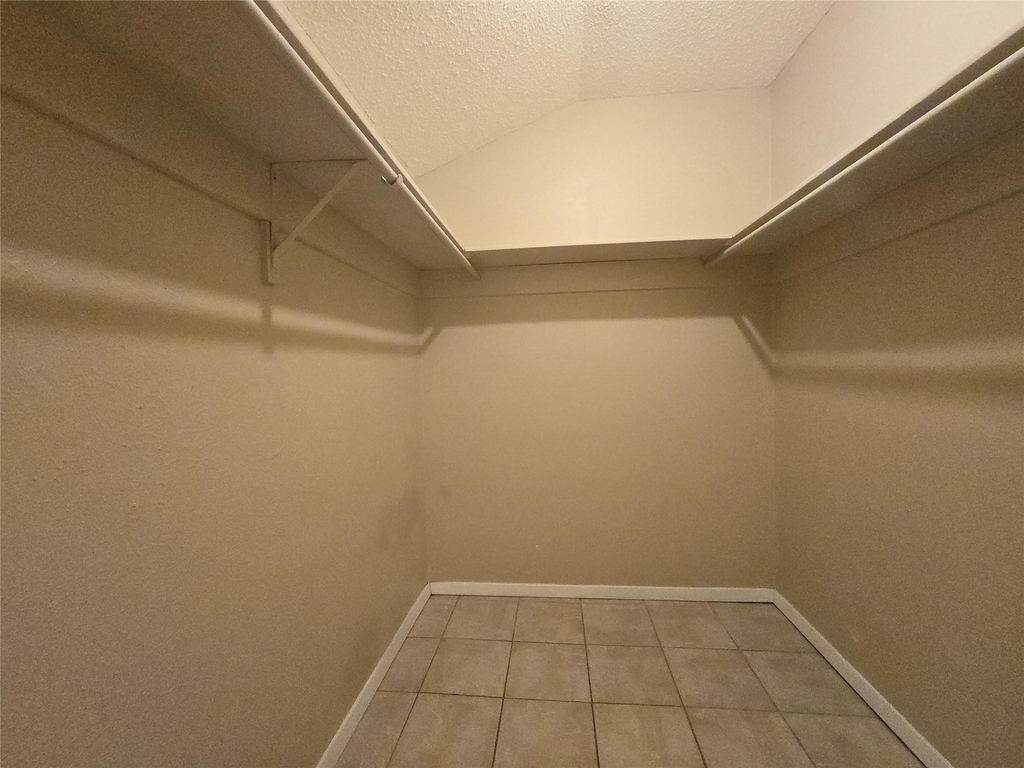 2223 Viewtop Lane - Photo 10