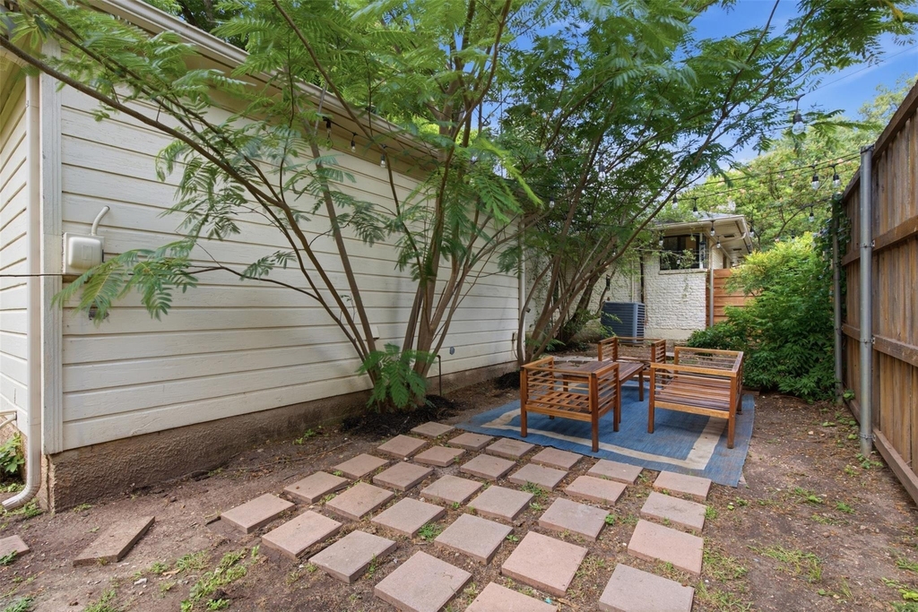 1430 S Montreal Avenue - Photo 6