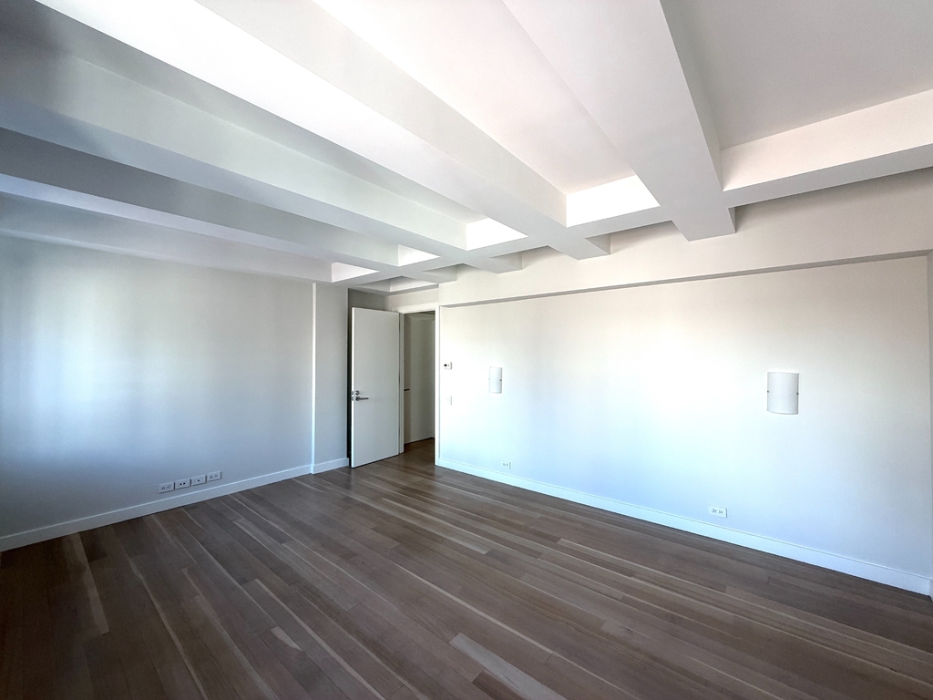 East 51st Street - Photo 1