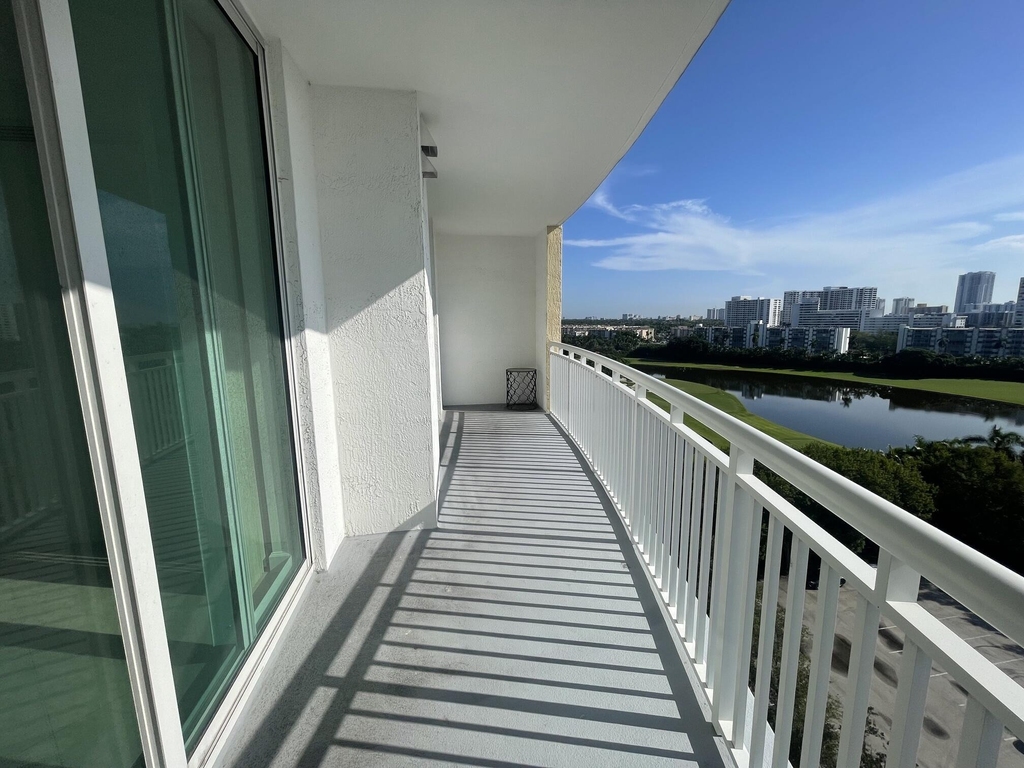 1755 E Hallandale Beach Boulevard - Photo 21