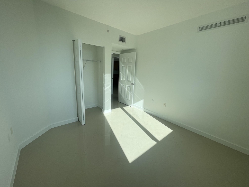 1755 E Hallandale Beach Boulevard - Photo 10
