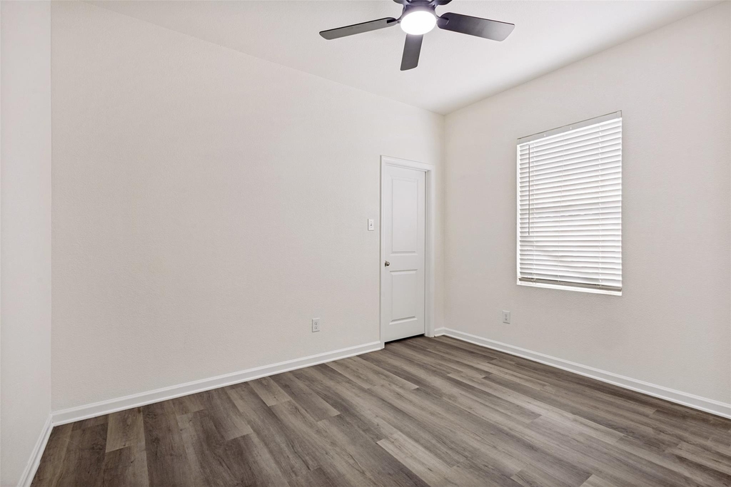 421 Covington Cove - Photo 13