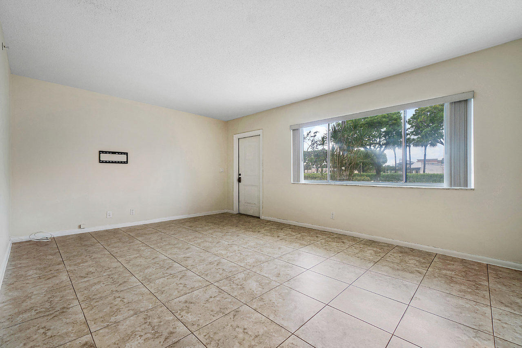 701 Ne 7th Avenue - Photo 3