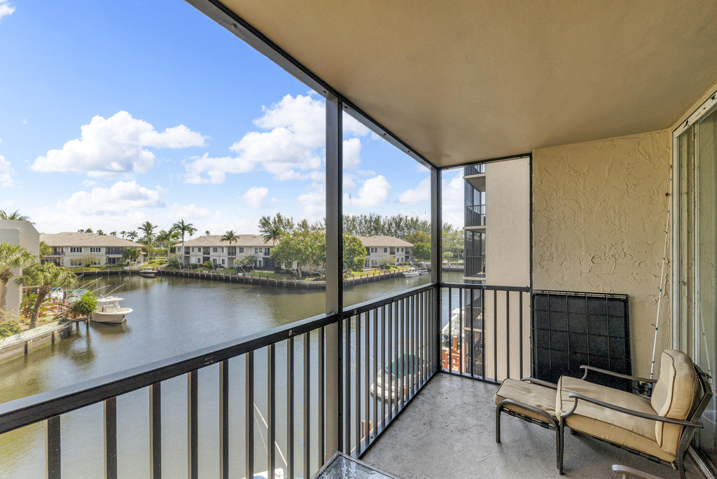 6 Royal Palm Way - Photo 0