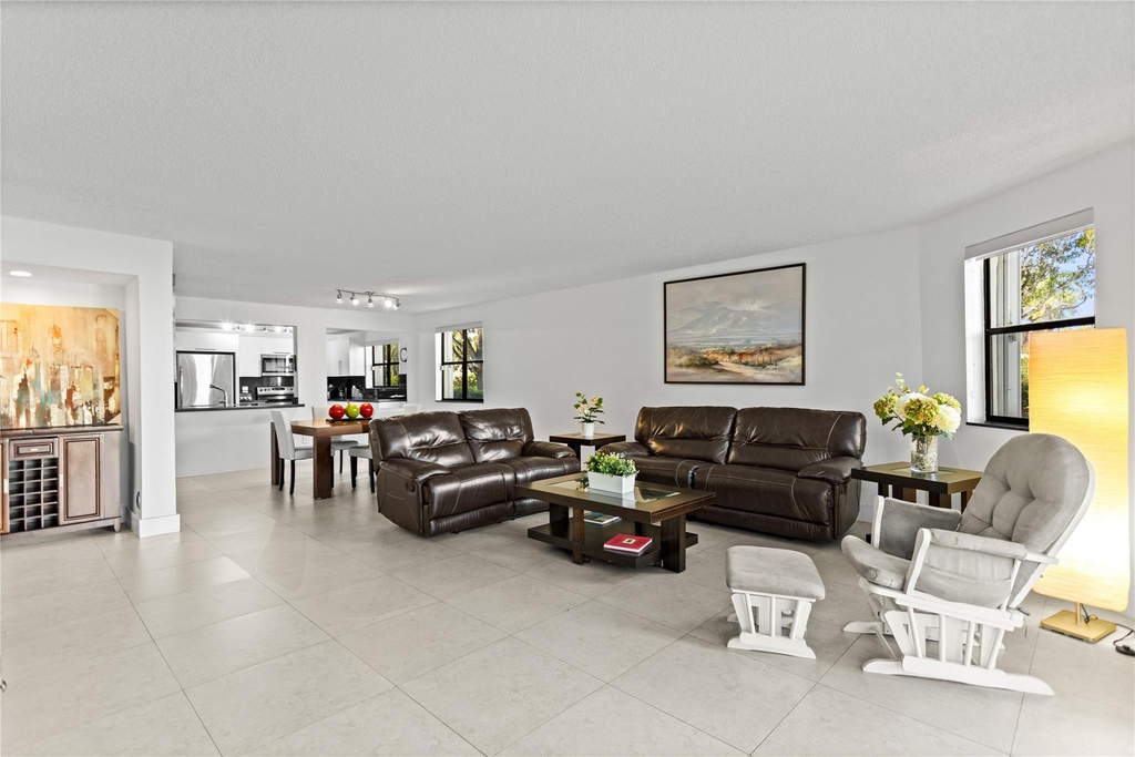 16051 Blatt Boulevard - Photo 20