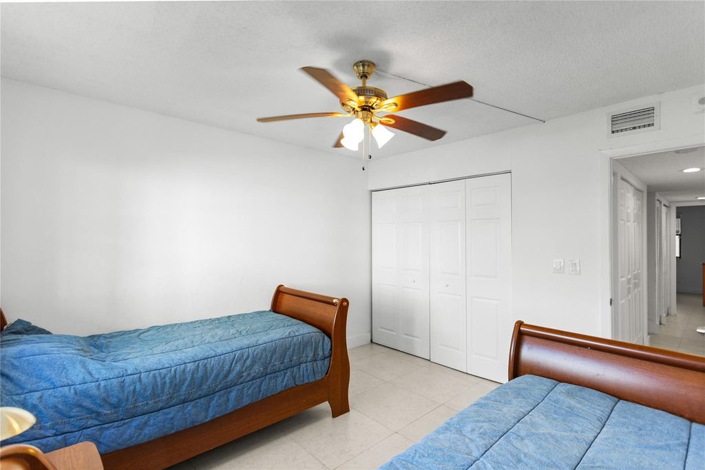 16051 Blatt Boulevard - Photo 40