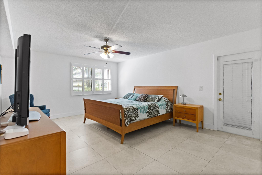 16051 Blatt Boulevard - Photo 29