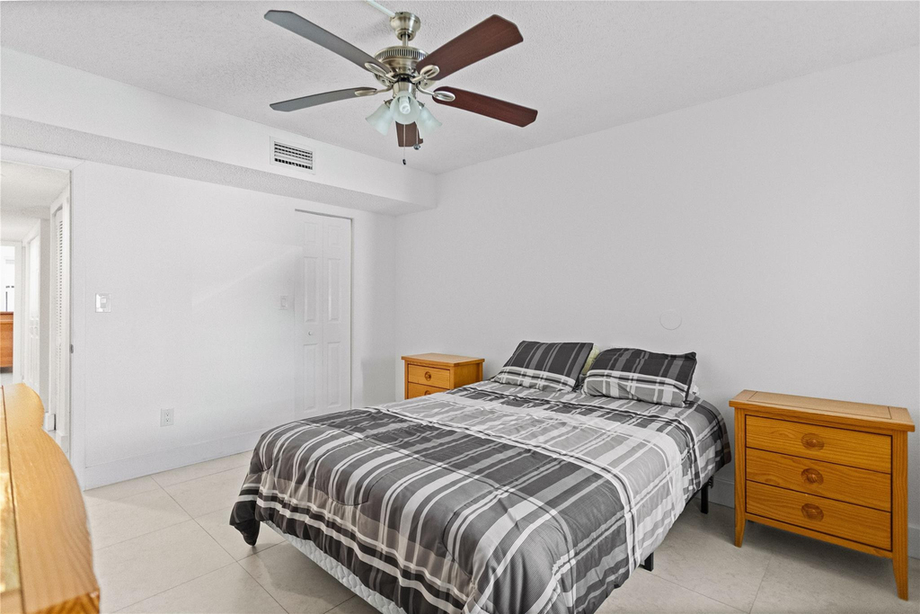 16051 Blatt Boulevard - Photo 37