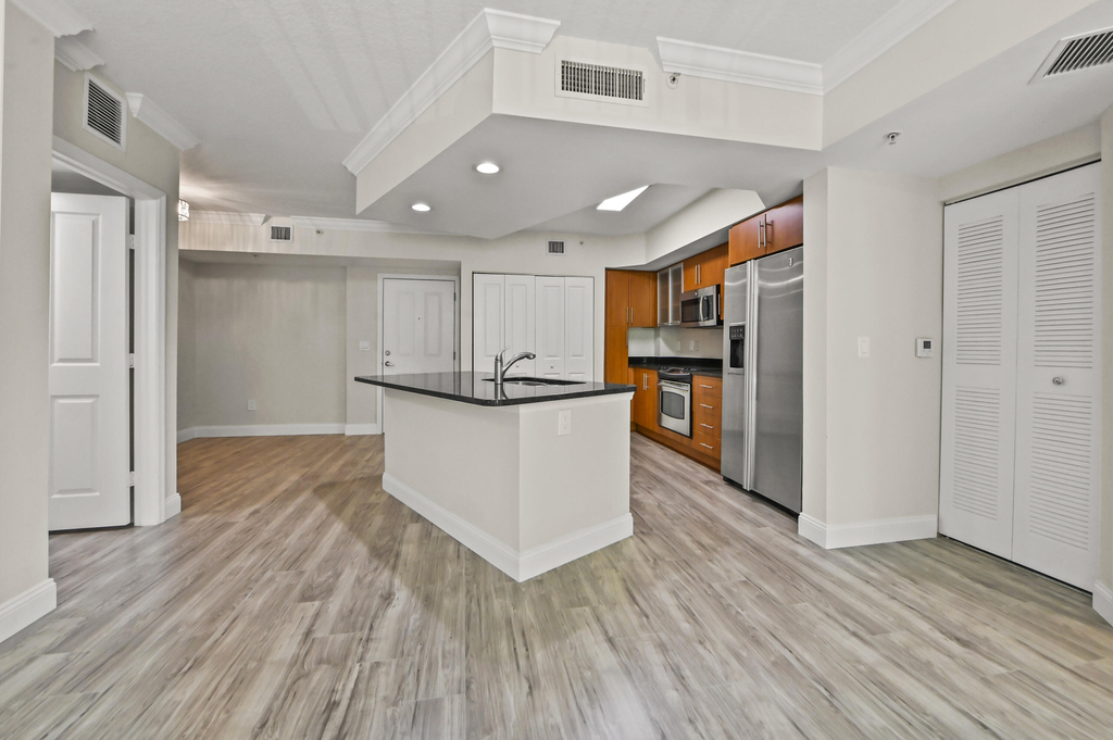600 S Dixie Highway - Photo 17